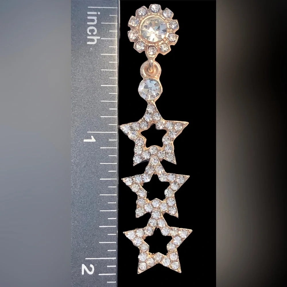 🆕 Crystal Collection Star Earrings - Picture 3 of 3